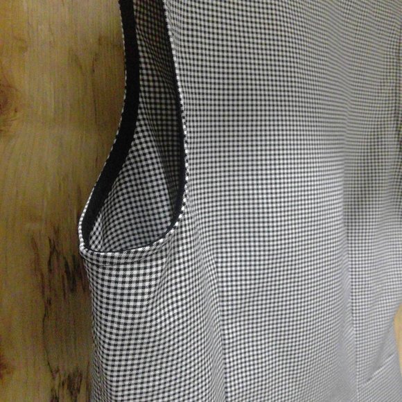 Lisa Jo Women's Black & White Checkered Fitted Sleeveless Top 11/12 - Picture 8 of 11
